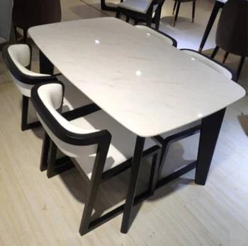 Surinktos buitinės uolienų plokščių, medžio masyvo marmuro stalas ir kėdė derinys aikštėje Šiaurės pietų stalo